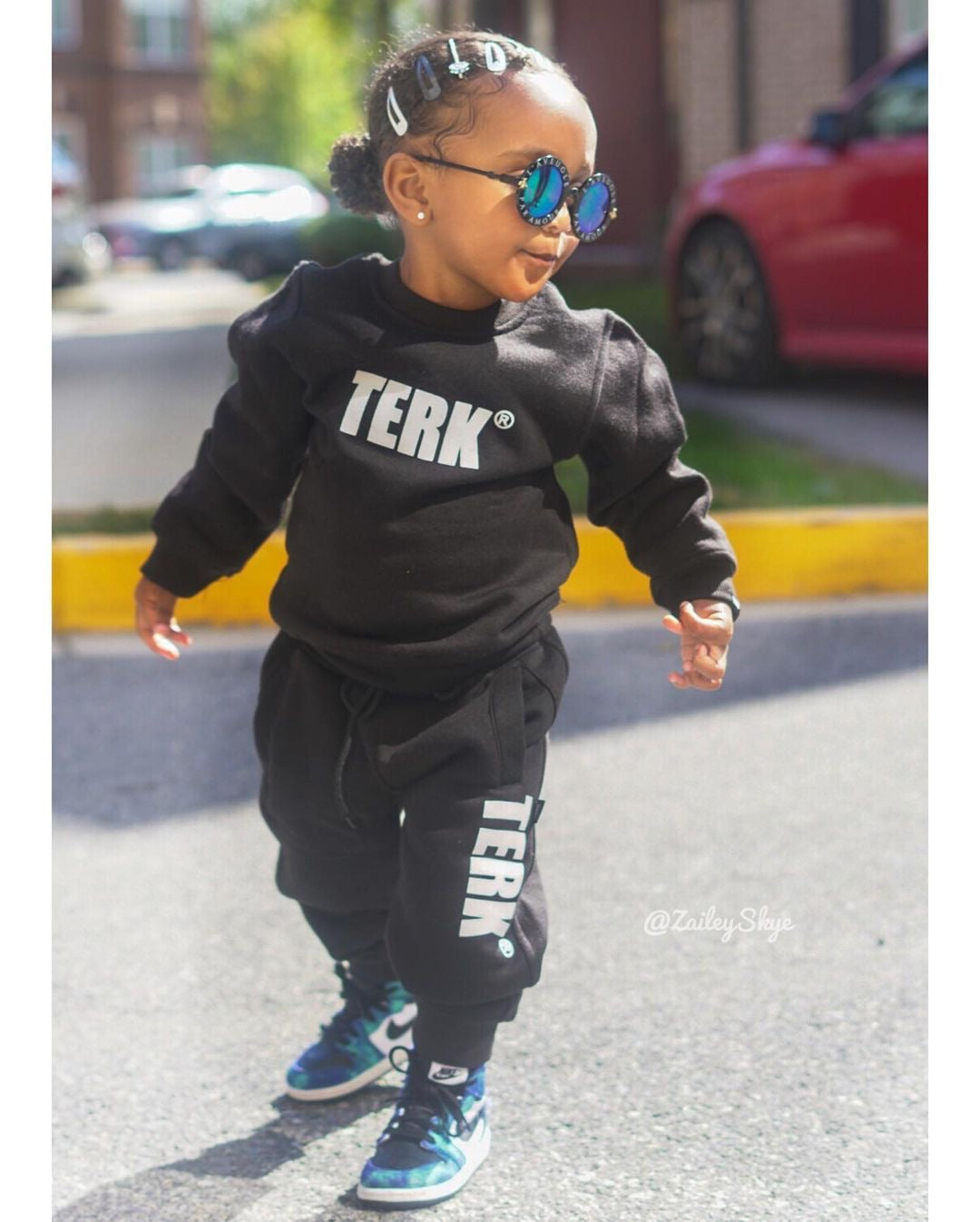 BLACK 2-Piece Crewneck Sweatshirt & Pants Set