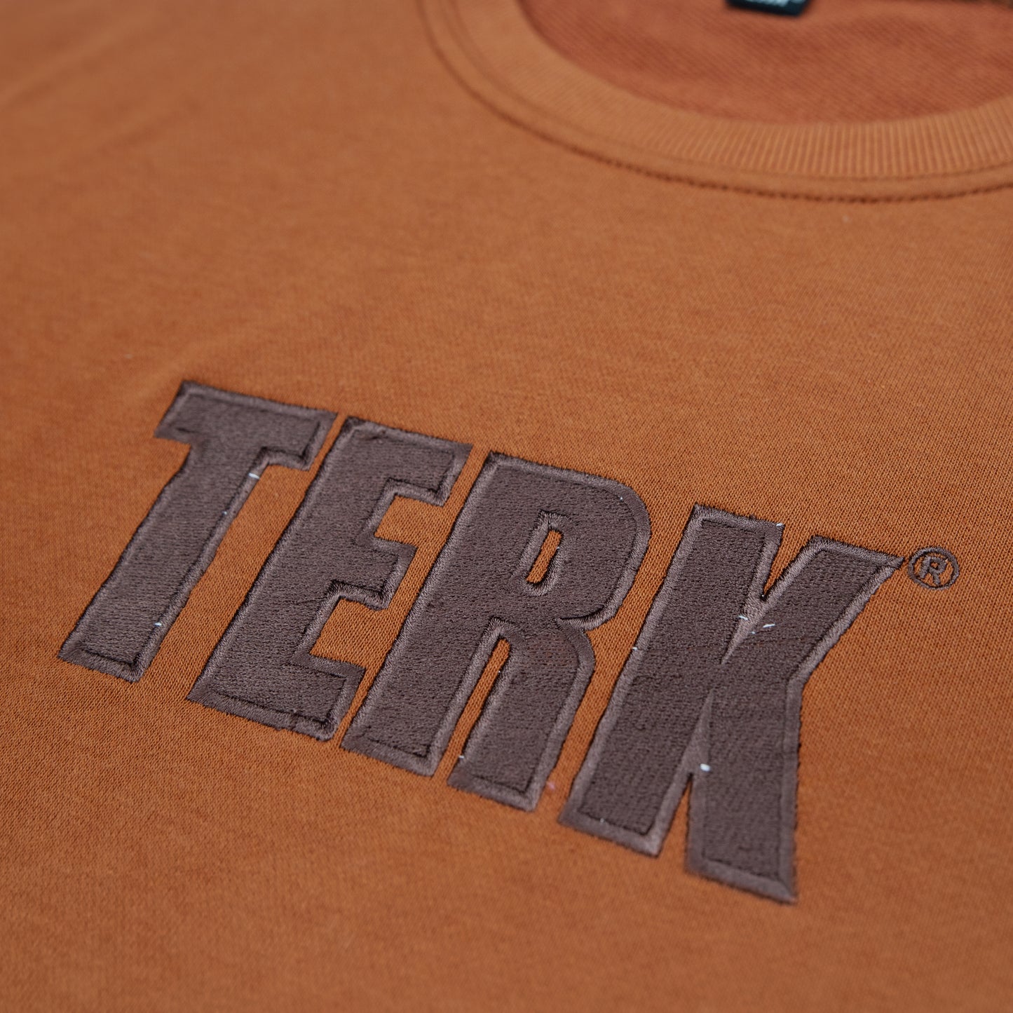 BROWN TERK SADDLE CREWNECK WITH EMBROIDERED LOGO